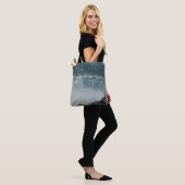 Niagara Herfst All-Over-Print Canvas tas (Op model)