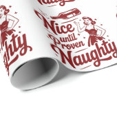 Nice Until Proven Naughty Snarky Christmas Wine Cadeaupapier (Rol Hoek)