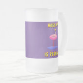 Niemand is perfect - flamingo met zwemring matglas bierpul (Voorkant rechts)