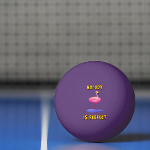 Niemand is perfect - flamingo met zwemring pingpongballen