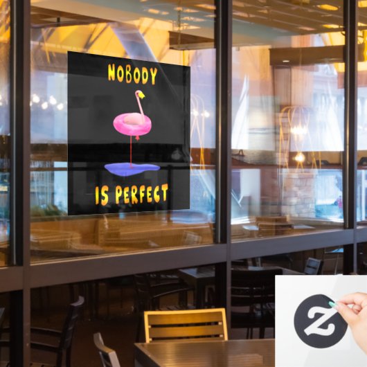 Niemand is perfect - flamingo met zwemring raamsticker (Restaurant Raam)