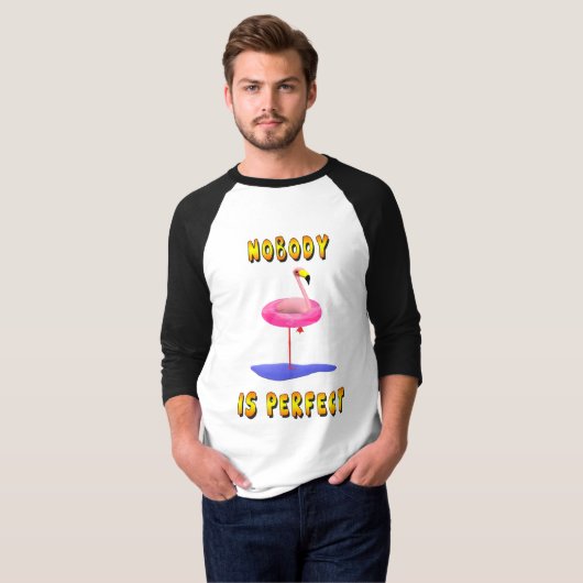 Niemand is perfect - flamingo met zwemring t-shirt (Voorkant volledig)
