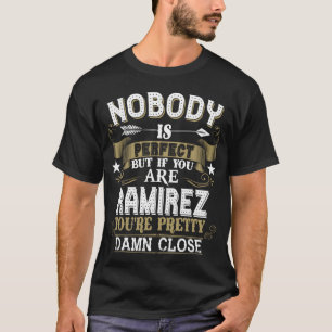 Niemand is perfect, maar je bent de naam van de RA T-shirt