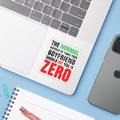 Niet normaal als je vriend je slaat Huiselijk gewe Sticker (Laptop met iPhone)
