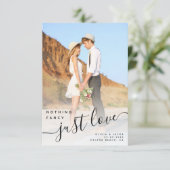 Niets bijzonders, gewoon liefde foto bruiloft bedankkaart (Staand voorkant)