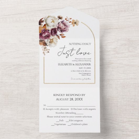 Niets Fancy | Bourgogne Bloemboog Fall Wedding All In One Uitnodiging (Binnen)