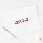 Niets vliegt met alleen een rechtervleugel ronde sticker (Envelop)