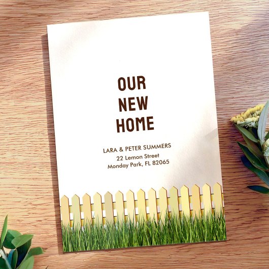 Nieuw adreskaartje met piketomheining en tuin aankondiging