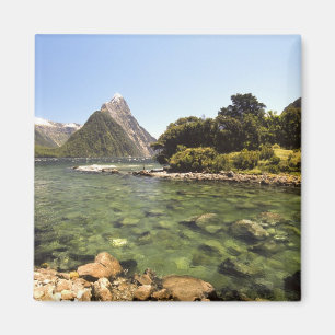 Nieuw-Zeeland, Miter Peak en Bowen die de rivier b Magneet