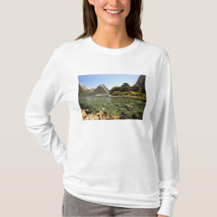 Nieuw-Zeeland, Miter Peak en Bowen die de rivier b T-shirt
