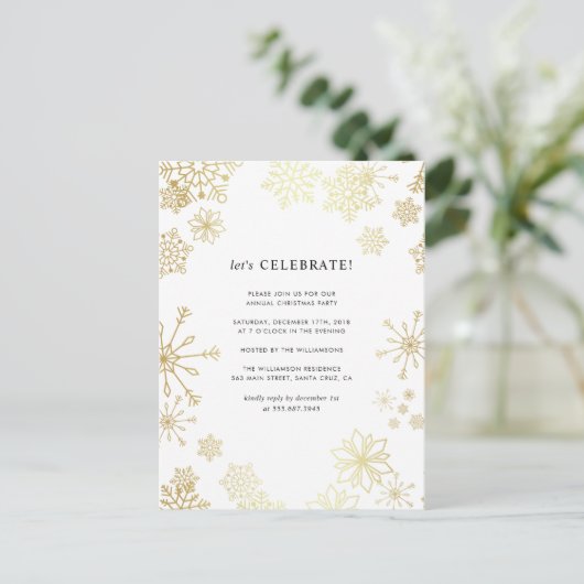 Nieuwsfeest met gouden sneeuwvlokken briefkaart (Staand voorkant)