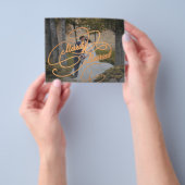 Nieuwsfoto met kerstcadeau voor kerstmis flyer (Hand)