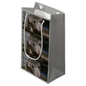 nieuwsgierig klein cadeauzakje (Voorkant Gekanteld)