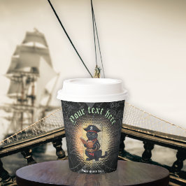 Nieuwsgierige piraat kat ontcijfert oude mysteries papieren bekers