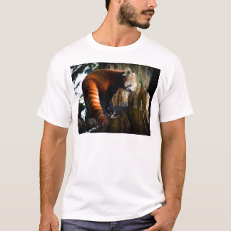 nieuwsgierige rode panda t-shirt
