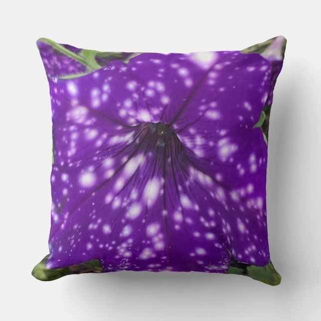 Night Sky Petunia Pillow Kussen (Voorkant)