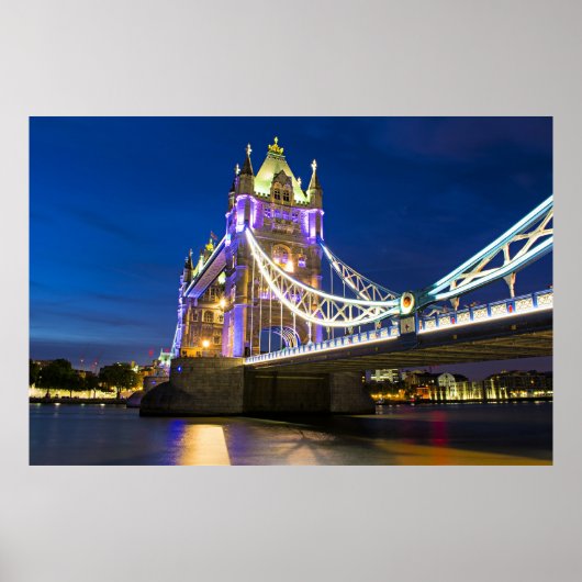 Night View of London's Tower Bridge Poster (Voorkant)