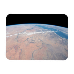 Nijlrivier die noordwaarts kronkelt naast het Rode Magneet