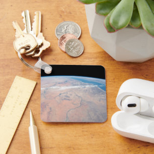 Nijlrivier die noordwaarts kronkelt naast het Rode Sleutelhanger