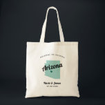 N'Importe Quel Sac D'Accueil Mariage Color Arizona<br><div class="desc">Sac cadeau de bienvenue mariage week-end pour les invités hors de la ville à votre mariage, avec l'image de l'Arizona. Vous pouvez modifier les couleurs pour n'importe quelle partie de ce design, ainsi que déplacer le coeur à l'emplacement de votre mariage. Pour modifier les couleurs, cliquez sur personnaliser, puis sur...</div>