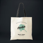 N'Importe Quel Sac D'Accueil Mariage De Carte Coul<br><div class="desc">Un sac cadeau de bienvenue mariage pour les visiteurs en dehors de la ville à votre mariage, avec l'image de l'Alaska. Vous pouvez modifier les couleurs pour n'importe quelle partie de ce design, ainsi que déplacer le coeur à l'emplacement de votre mariage. Pour modifier les couleurs, cliquez sur personnaliser, puis...</div>