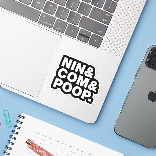 NIN & COM & POOP. AUTOCOLLANT (Ordinateur portable avec iPhone)