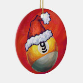 Nine Ball in Santa Hat op rood Keramisch Ornament (Rechts)