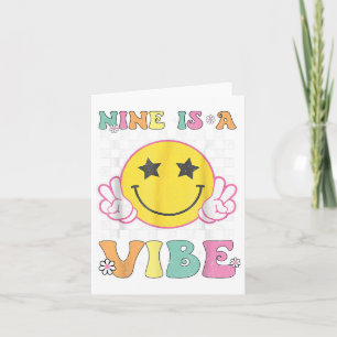 Nine is een vibe 9e verjaardag Groovy Smile Face 9 Kaart
