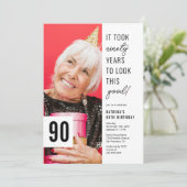 Ninety Chic Photo 90th Birthday Party Invitation (Debout devant)