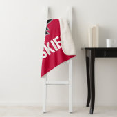 NIU Huskies Distress Sherpa Deken (In situ)