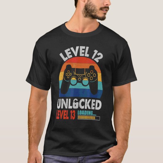 Niveau 12 Ontgrendeld Niveau 13 12e verjaardag lad T-shirt (Voorkant)