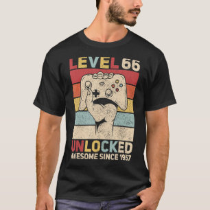 Niveau 66 Ontgrendeld 66 Jaar Oud Mannen Dagoutfit T-shirt