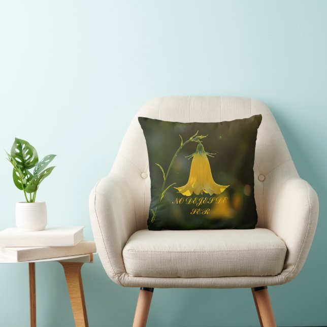 No dejes de ser / Yellow Flower Throw Pillow  Kussen (Stoel)