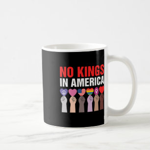 No Kings in America T-shirt tegen Trump Koffiemok