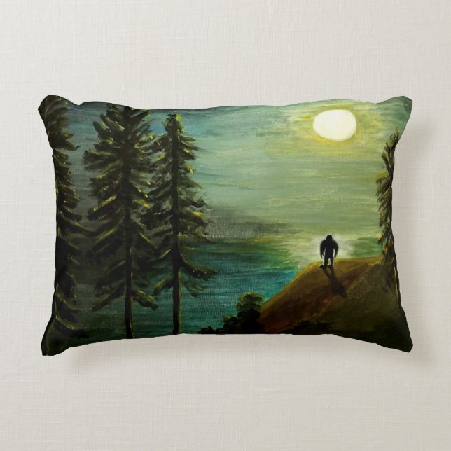 "Nocturnal Creature" — Bigfoot, Sasquatch Pillow Accent Kussen (Voorkant)