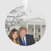 Noël Trump : Donald et Melania (dos)