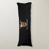 Noem me oude whiskey Drink cocktail Lichaamskussen (Voorkant Verticaal)