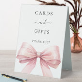 Nœud papillon rose cartes blanches cadeaux signe (En SItu (Tableau))