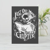 Nog een hoofdstuk Skeleton Reader grappig Feestdagenkaart (Staand voorkant)