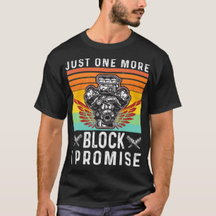 Nog maar één blokcode met mechanische engine en t-shirt