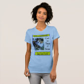Nog steeds ontbrekende kat of hond op lichtblauw T T-shirt (Voorkant volledig)