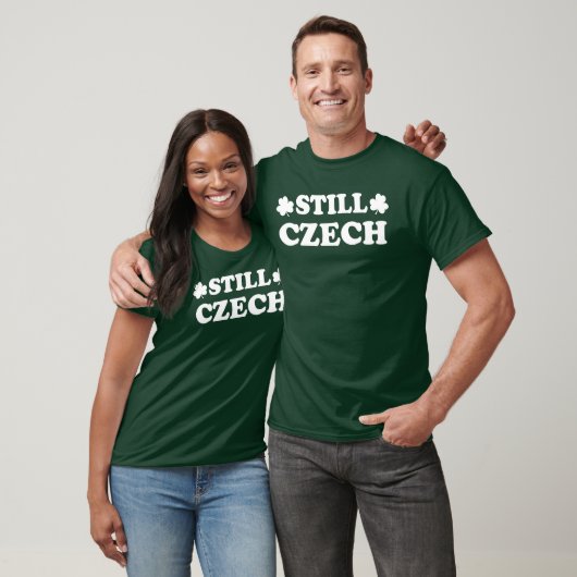Nog steeds Tsjechisch en Shamrocks (OP DARK) T-shirt (Unisex)