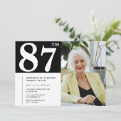 Noir et blanc 87e anniversaire Invitations Photo (Debout devant)