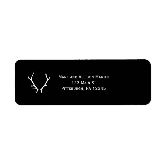 Noir et blanc avec des andouillers étiquettes d’adresse retour