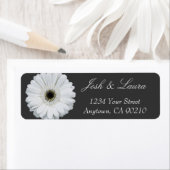 Noir et blanc Gerbera Étiquette de adresse de marg (En situation)