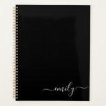 Noir et blanc Nom du monogramme de script moderne<br><div class="desc">Nom du monogramme simple de script noir et blanc. Cela rend le cadeau parfait pour 16 ans,  mariage,  douche nuptiale,  anniversaire,  baby shower ou bachelorette pour quelqu'un qui aime le luxe glam et les styles chic.</div>