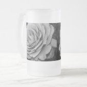 Noir et blanc Rose Frosted Glass Beer Mug (Devant gauche)