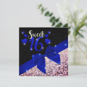 Noir et Royal Blue Glittery Sweet 16 Invitation (Debout devant)