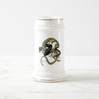 Noir et tasse de dragons d'or