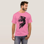 Noir kat detective in schaduwen - mysterieuze gang t-shirt (Voorkant volledig)